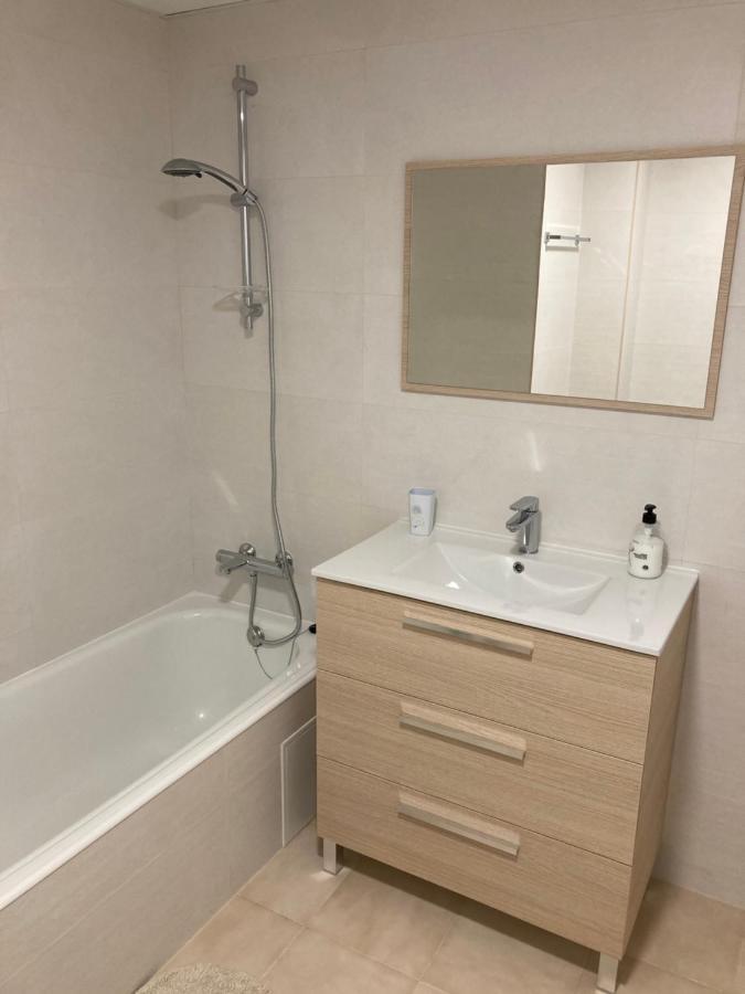 Cozy Apartment On The Sea Port Saplaya Luaran gambar